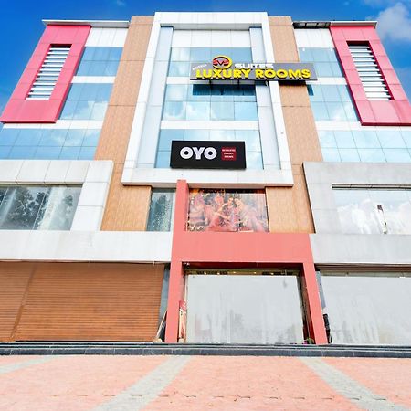 Hotel O Svs Suites Luxury Rooms Trimulgherry Kültér fotó