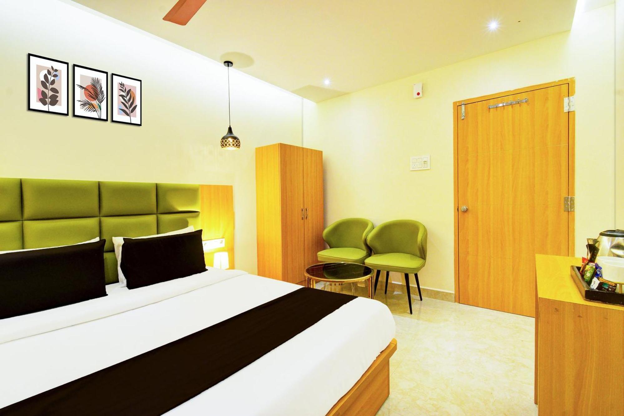 Hotel O Svs Suites Luxury Rooms Trimulgherry Kültér fotó