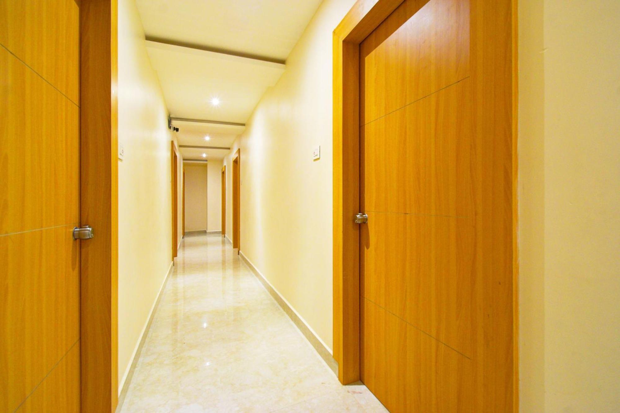 Hotel O Svs Suites Luxury Rooms Trimulgherry Kültér fotó