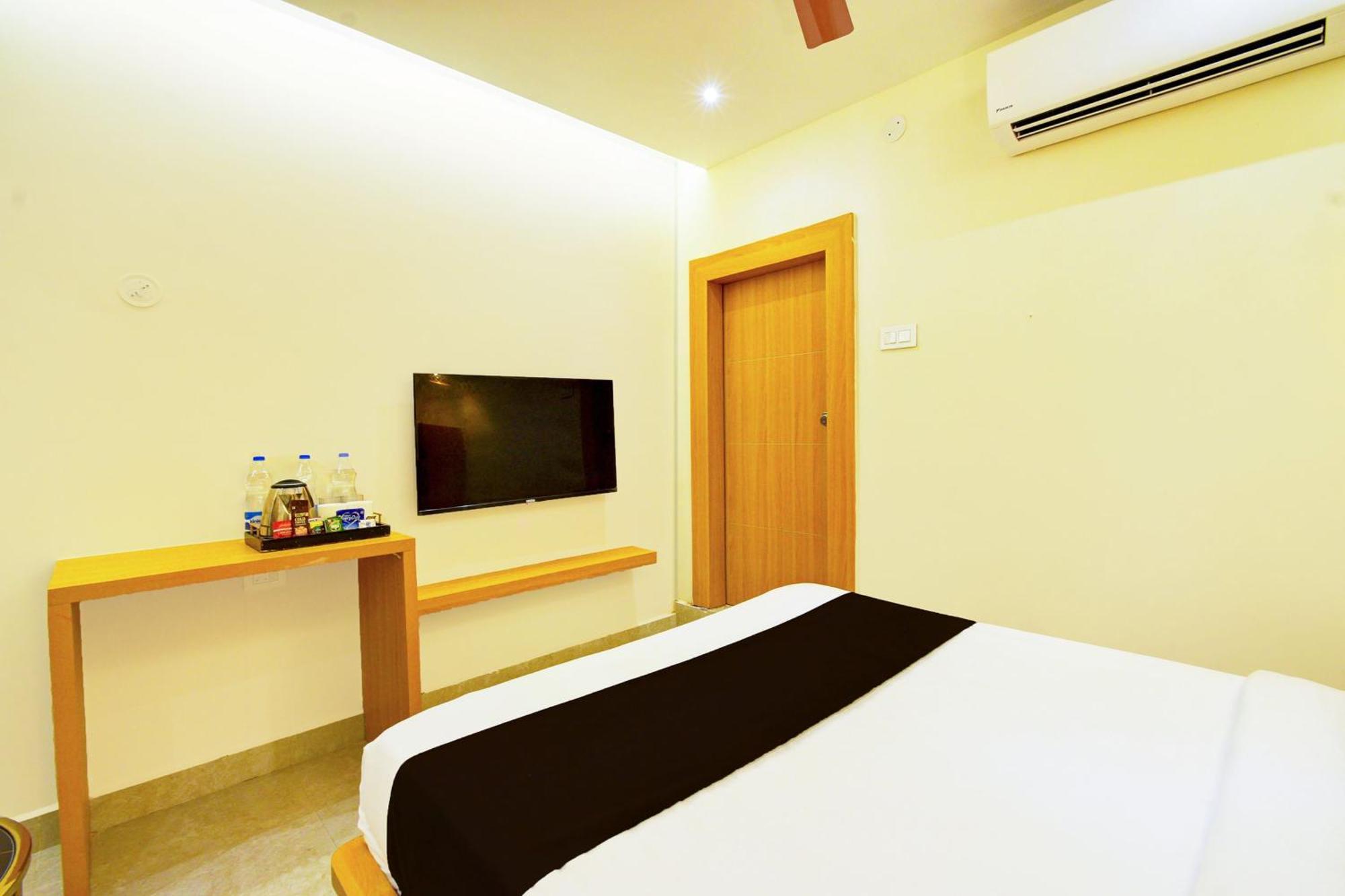 Hotel O Svs Suites Luxury Rooms Trimulgherry Kültér fotó