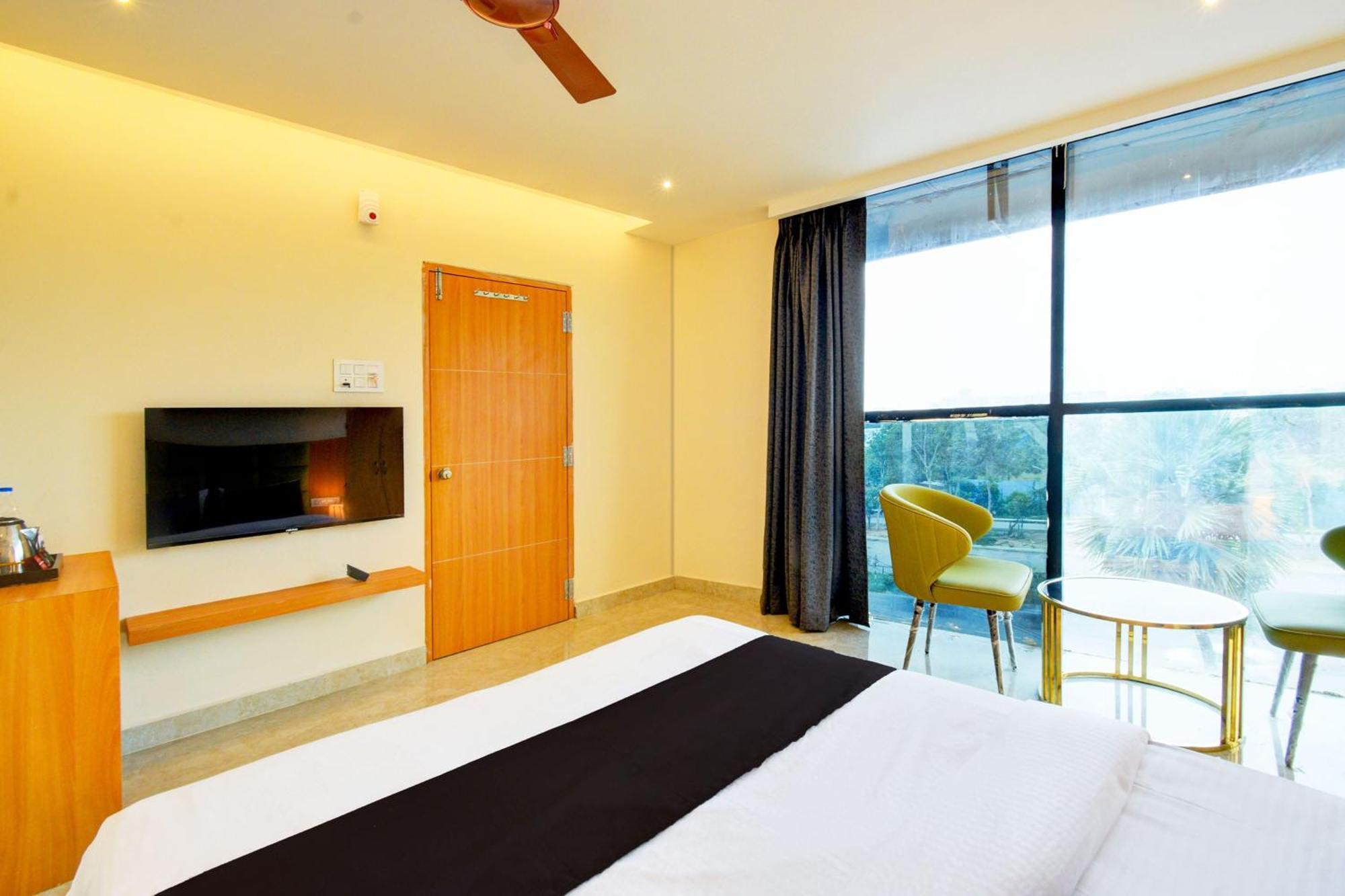 Hotel O Svs Suites Luxury Rooms Trimulgherry Kültér fotó