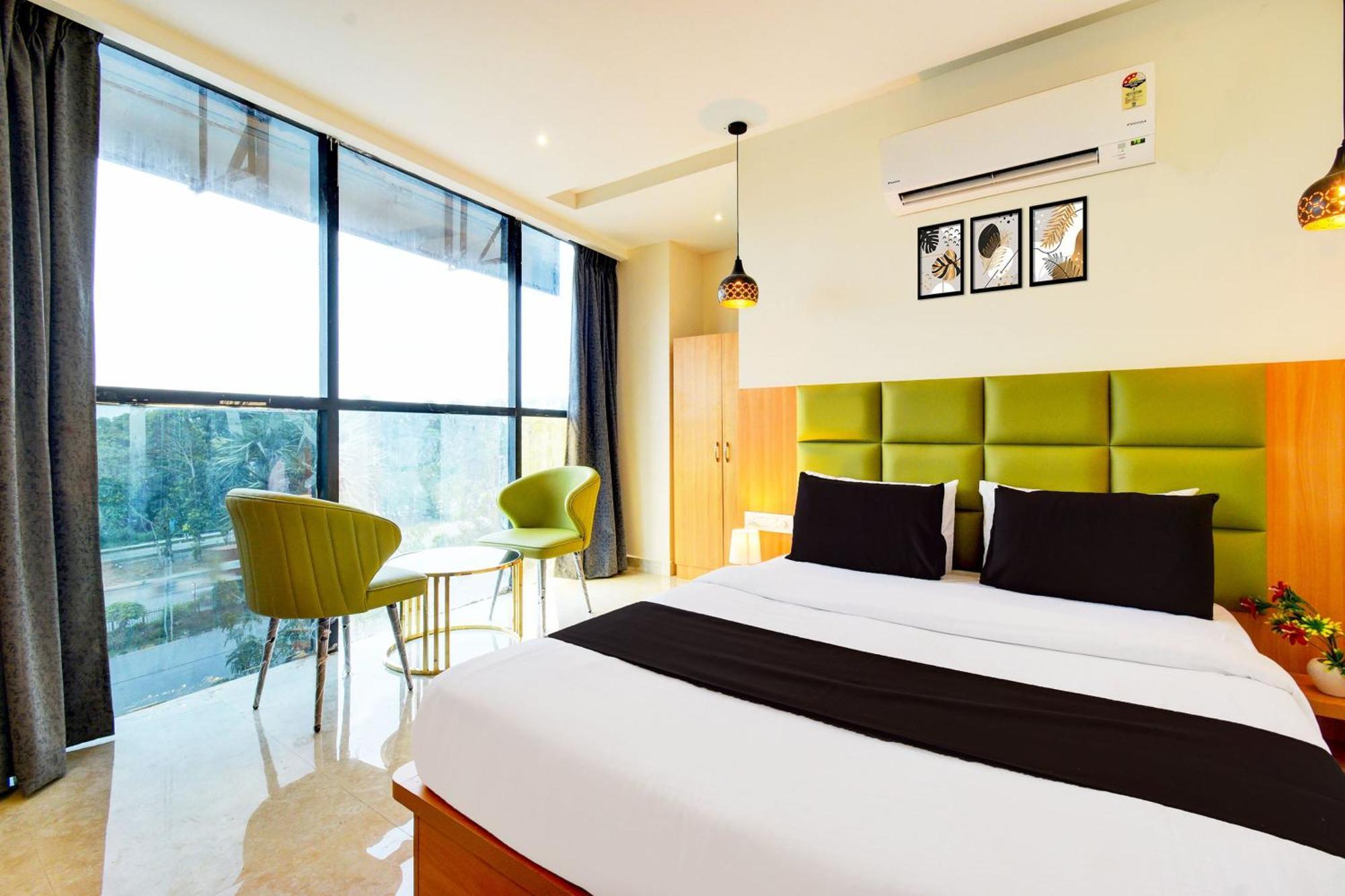 Hotel O Svs Suites Luxury Rooms Trimulgherry Kültér fotó