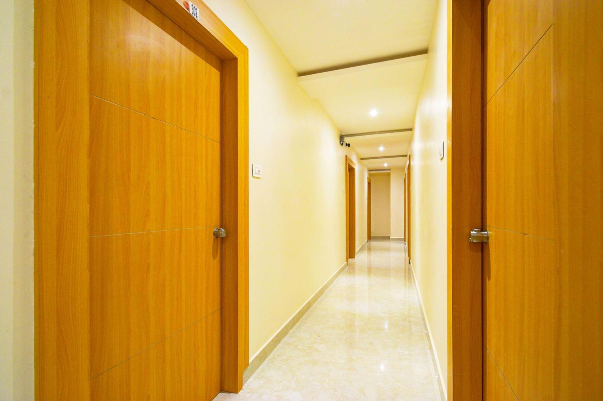 Hotel O Svs Suites Luxury Rooms Trimulgherry Kültér fotó