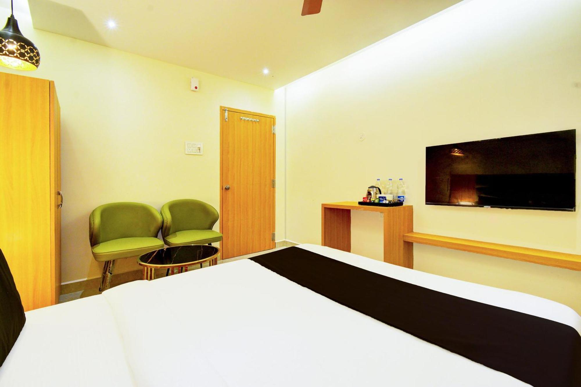 Hotel O Svs Suites Luxury Rooms Trimulgherry Kültér fotó