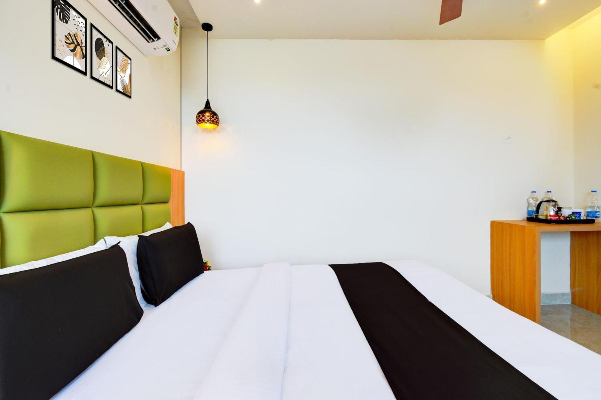 Hotel O Svs Suites Luxury Rooms Trimulgherry Kültér fotó