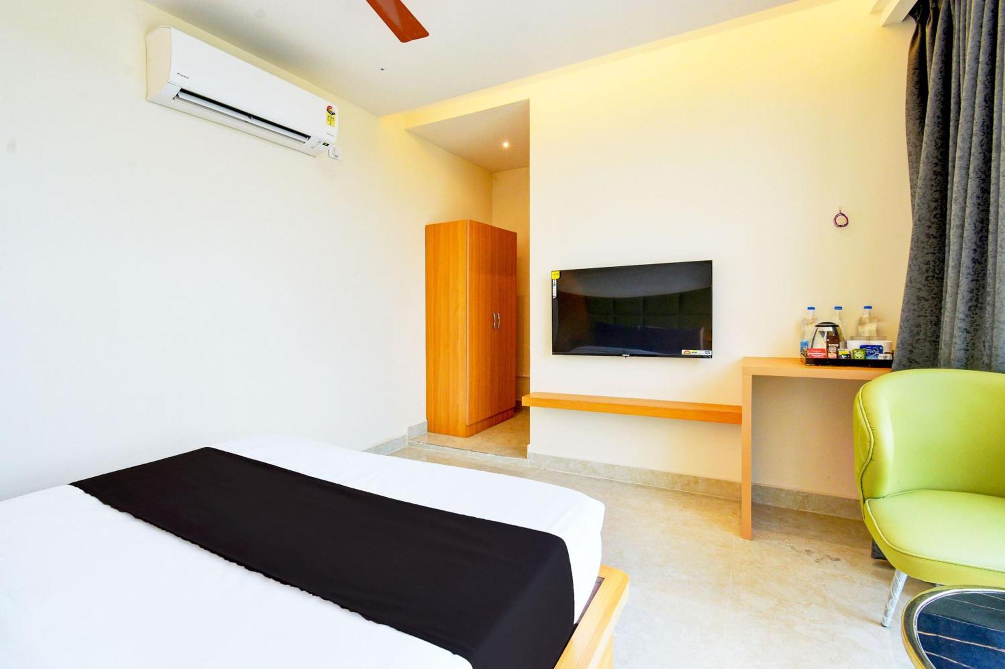 Hotel O Svs Suites Luxury Rooms Trimulgherry Kültér fotó